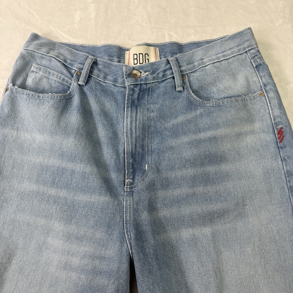 BDG Baggy Fit Jeans Mens 33x32 Light Fade Distressed Wide Leg Raw Edge - Picture 4 of 15
